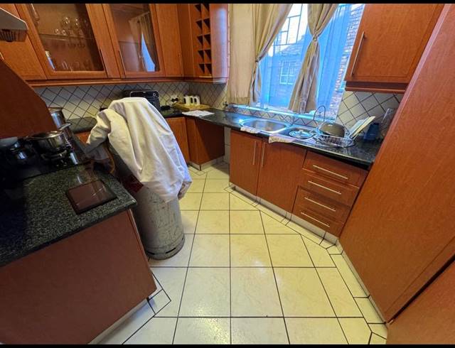 2 BEDROOM TOWNHOUSE FOR SALE IN EDLEEN